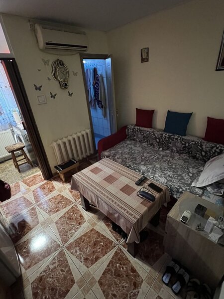 Eroii Revolutiei, Pieptanari,