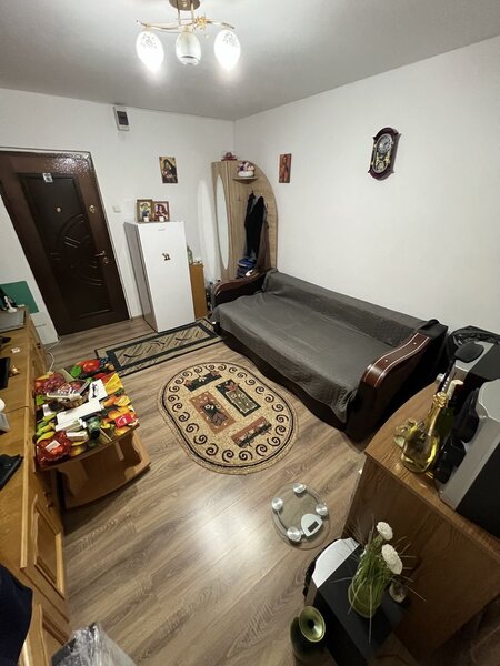 Eroii Revolutiei, Pieptanari,