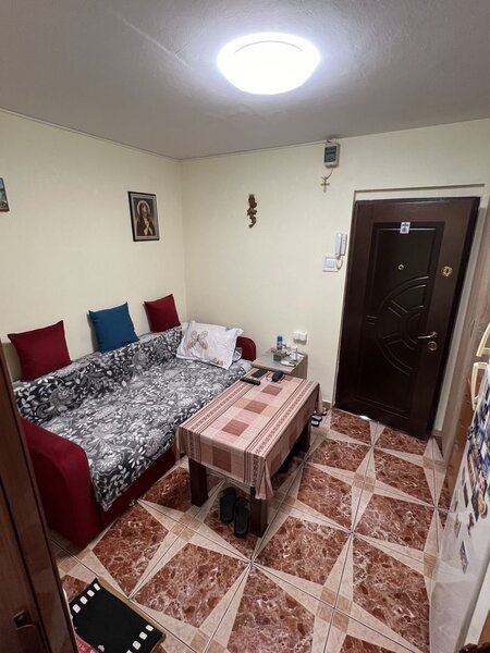 Eroii Revolutiei, Pieptanari,