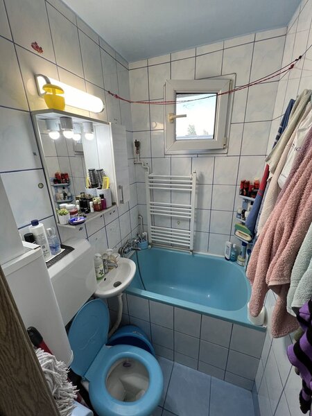 Eroii Revolutiei, Pieptanari,